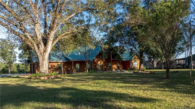 $575,000 | 569 North Smokey Cove Road, Singer, LA 70660