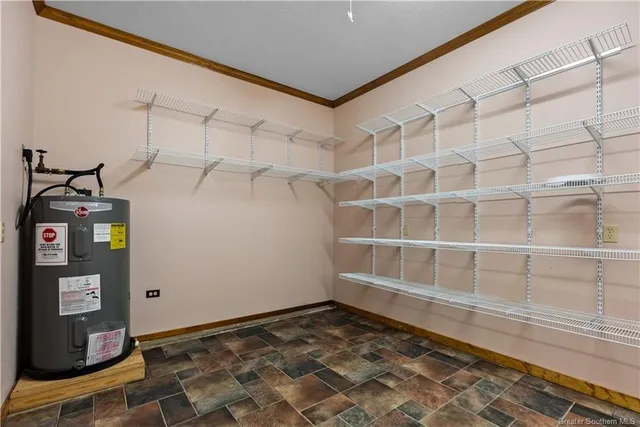 $575,000 | 569 North Smokey Cove Road, Singer, LA 70660