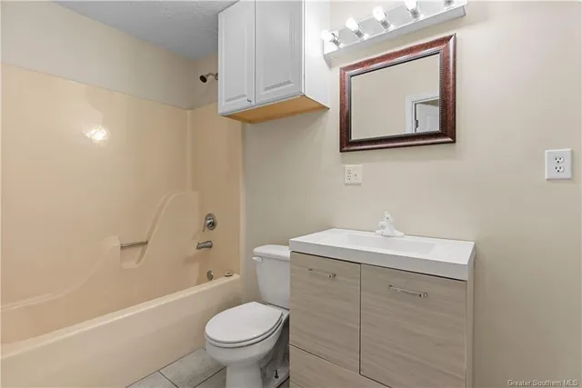 $575,000 | 569 North Smokey Cove Road, Singer, LA 70660