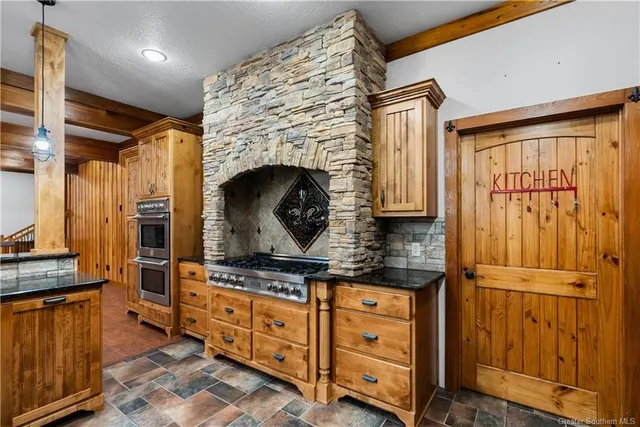 $575,000 | 569 North Smokey Cove Road, Singer, LA 70660