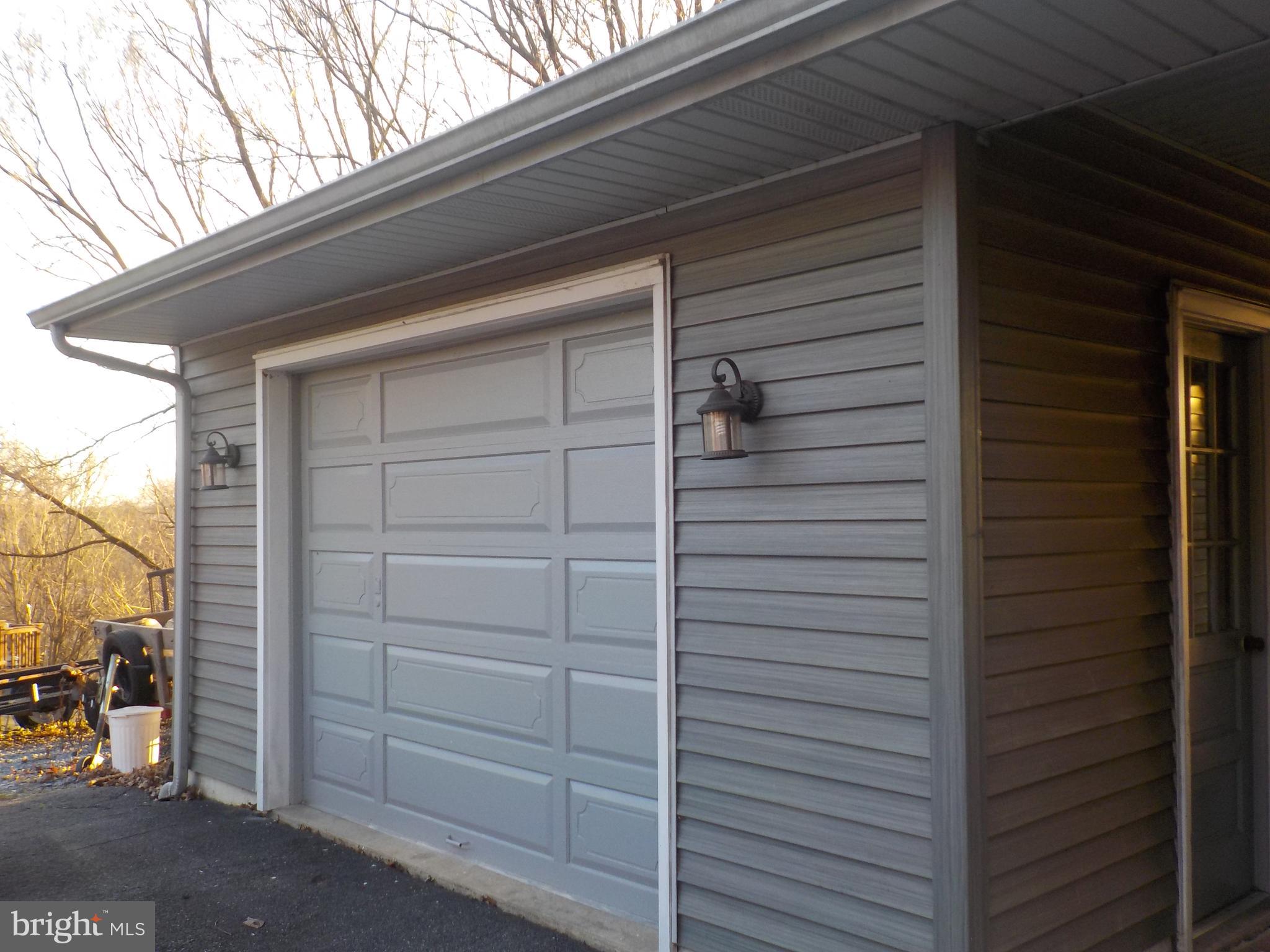 521 Rambler Road Manheim, PA 17545 - Photo 3 of 29 Detached garage