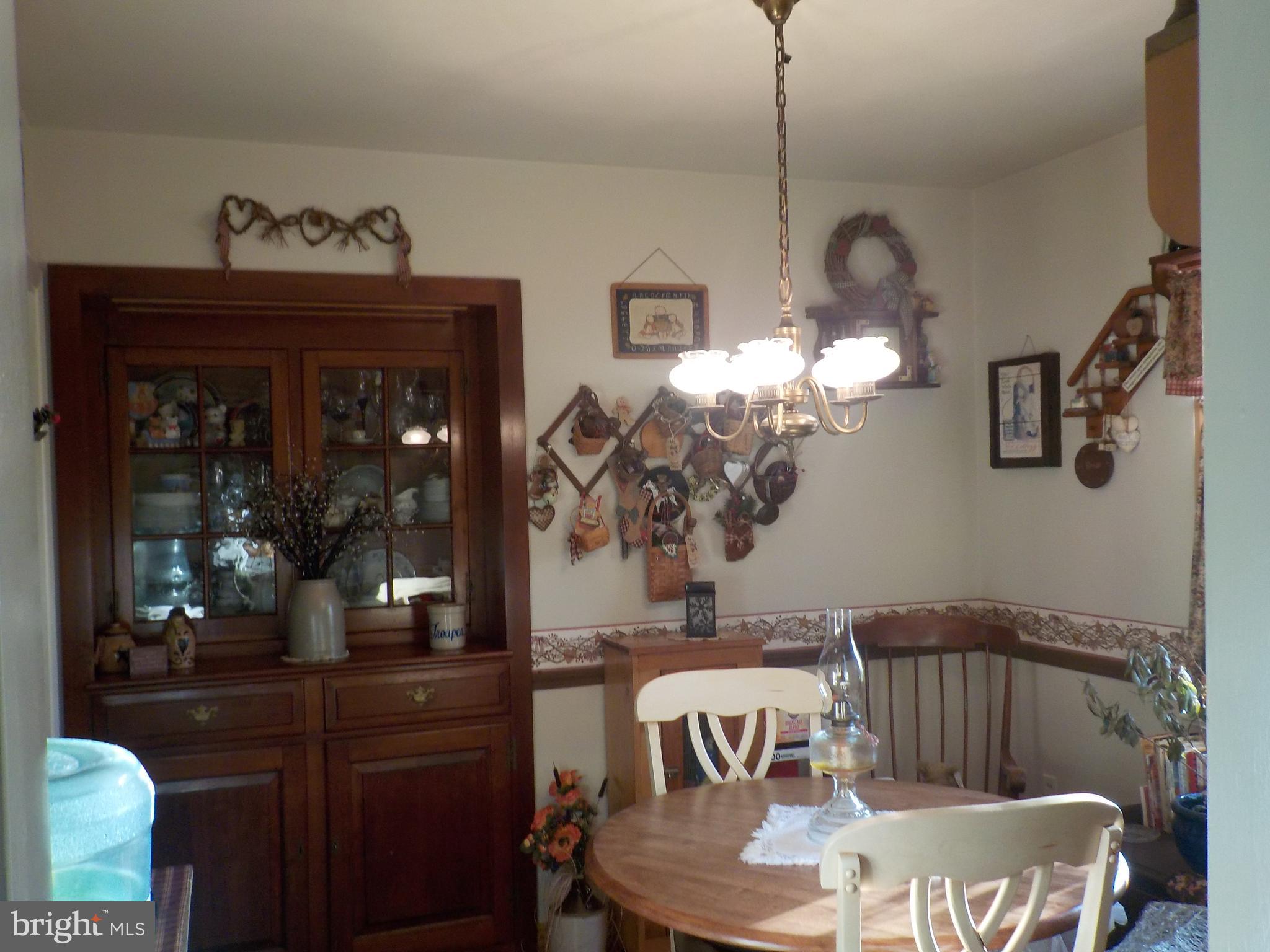 521 Rambler Road Manheim, PA 17545 - Photo 10 of 29 DR built in hutch