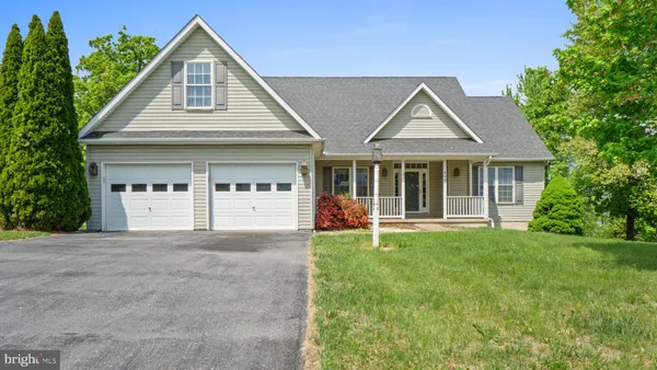 $405,000 | 404 Michigan Drive, Falling Waters, WV 25419