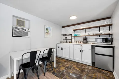 $750,000 | 709 West Peninsular Street, Tampa, FL 33603