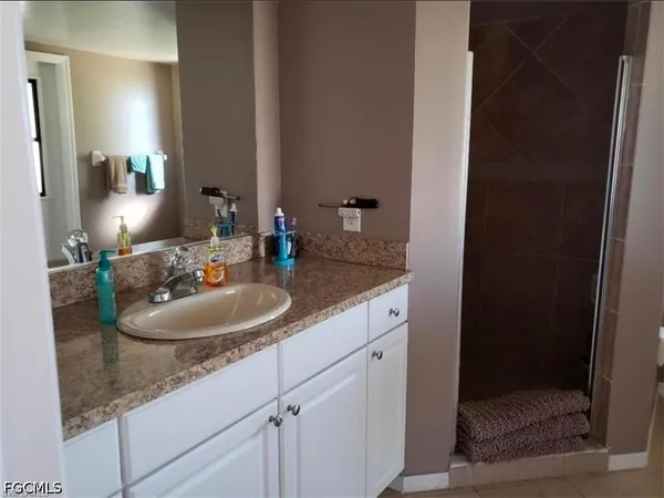 $1,950 | 3604 Southwest 6th Place, Cape Coral, FL 33914