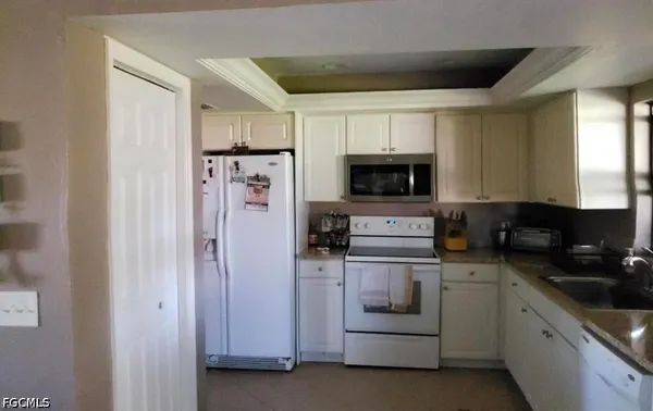 $1,950 | 3604 Southwest 6th Place, Cape Coral, FL 33914