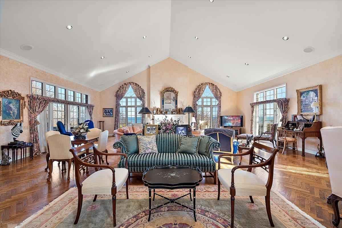 207 Lake Shore Road Grosse Pointe, MI 48236 - Photo 11 of 91
