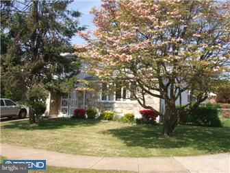9742 Susan Road Philadelphia, PA 19115 - Photo 2 of 12 Exterior Front