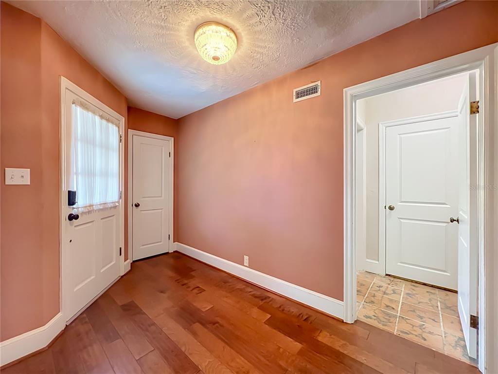 1661 Laurel Road Winter Park, FL 32789 - Photo 17 of 81 Gallery Image 17