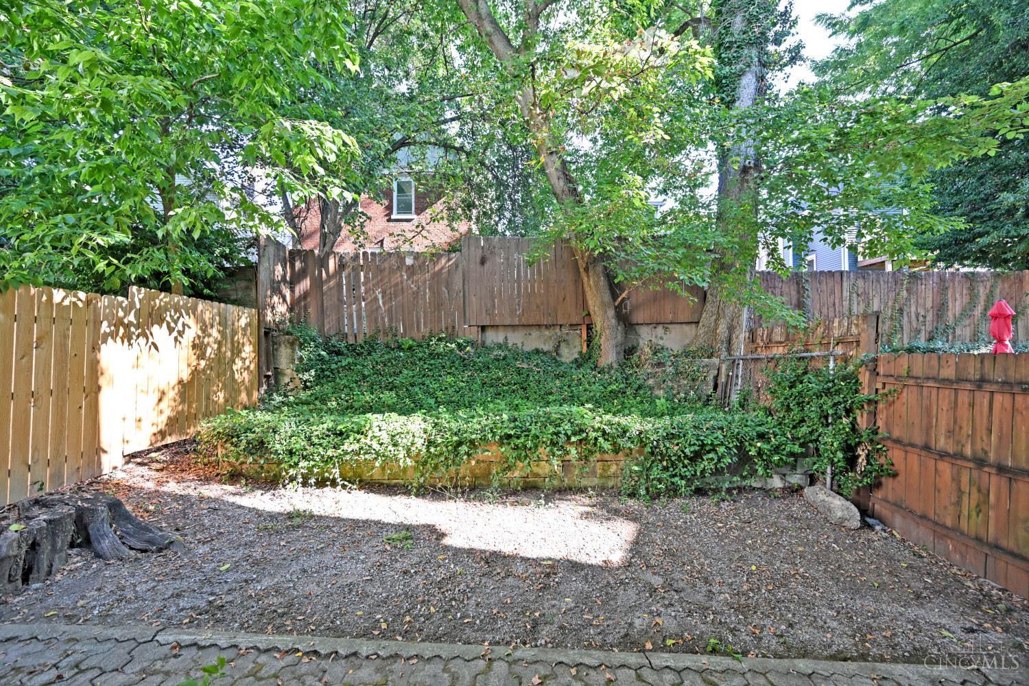 1520 William Howard Taft Road Cincinnati, OH 45206 - Photo 42 of 43
