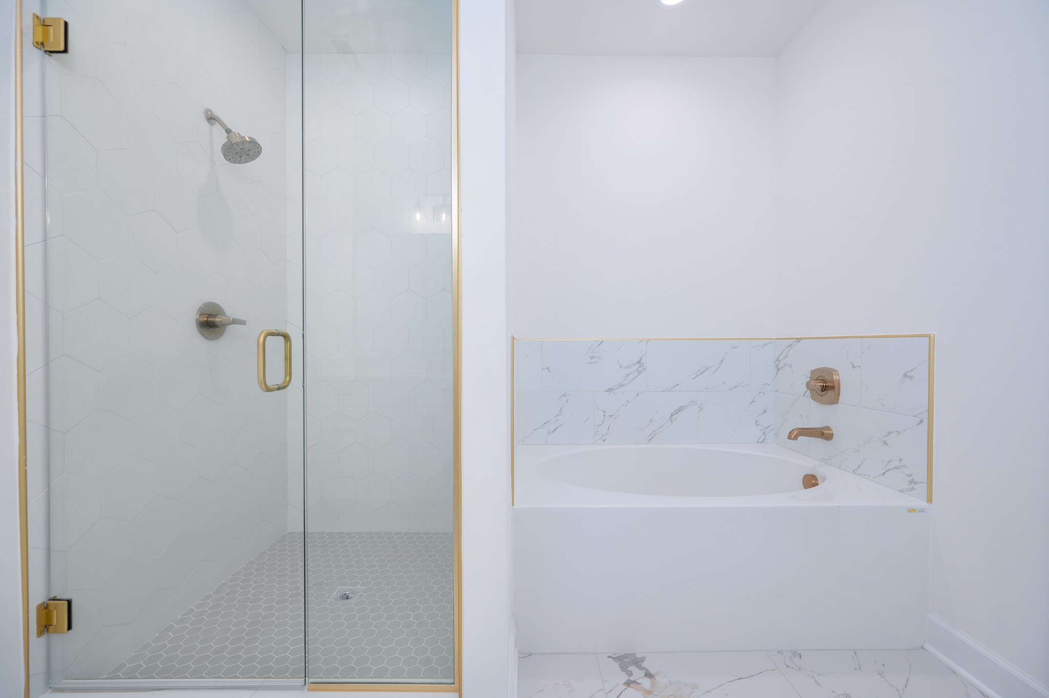 116 Nickolas Circle Lebanon, TN 37087 - Photo 15 of 32 a bathroom with a bathtub