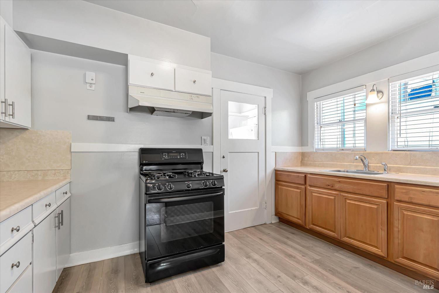 5 Bayview Street San Rafael, CA 94901 - Photo 13 of 69