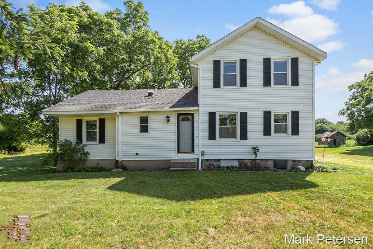 7652 Lincoln Lake Road Northeast Belding, MI 48809 - Photo 1 of 24 IMG_1000