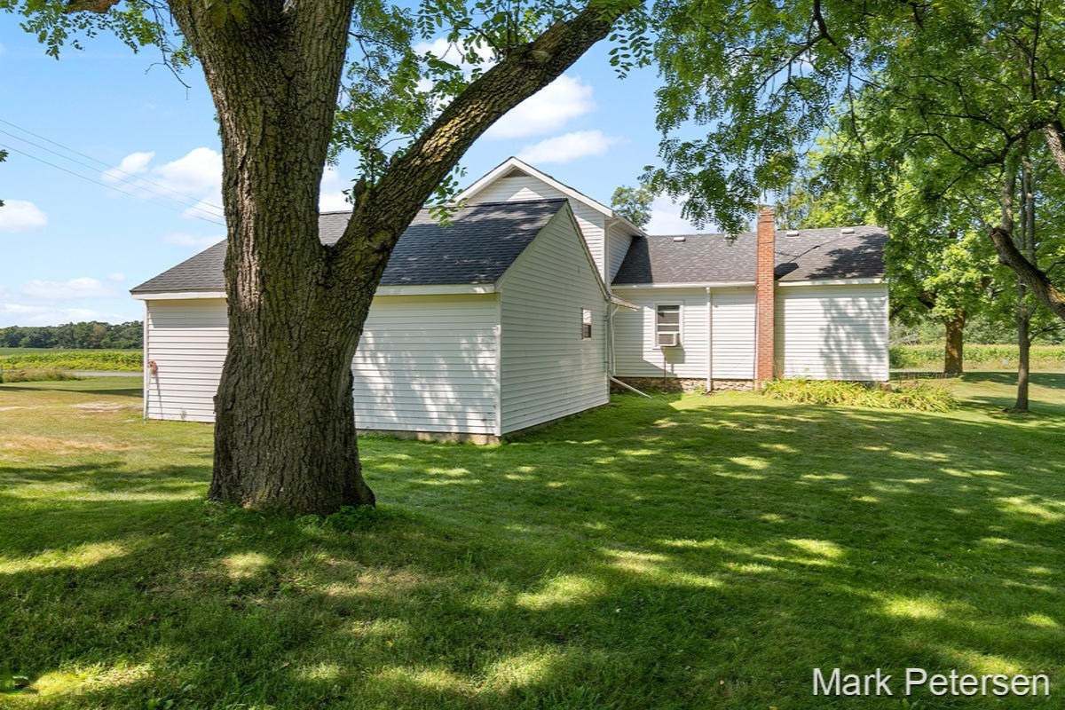 7652 Lincoln Lake Road Northeast Belding, MI 48809 - Photo 16 of 24 IMG_1015