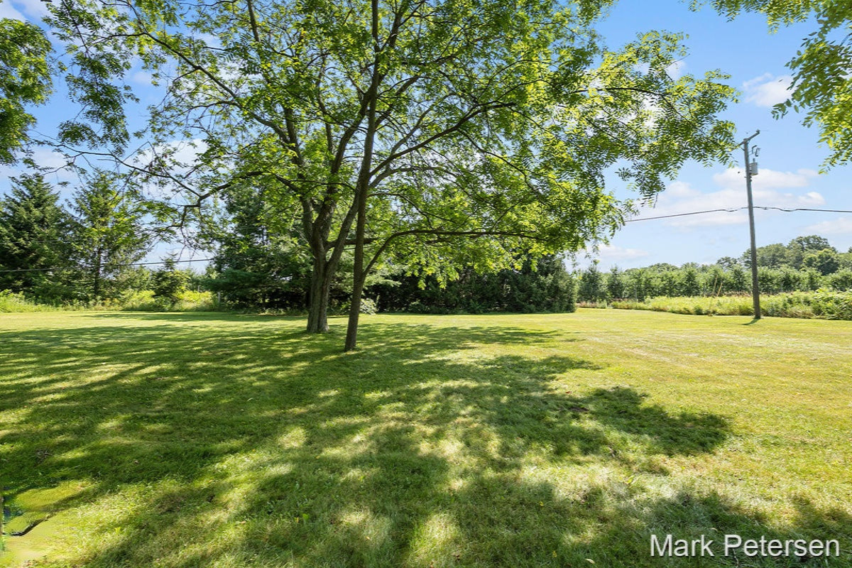 7652 Lincoln Lake Road Northeast Belding, MI 48809 - Photo 17 of 24 IMG_1016