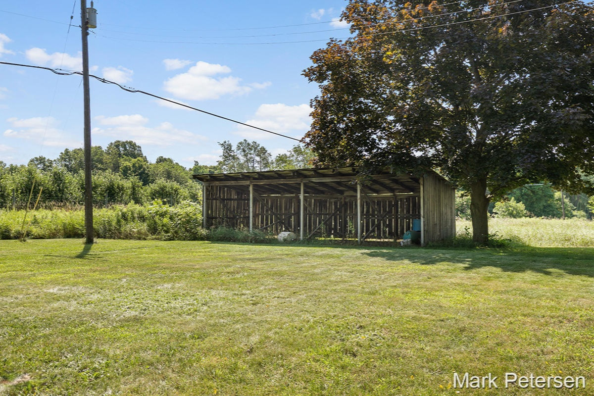 7652 Lincoln Lake Road Northeast Belding, MI 48809 - Photo 18 of 24 IMG_1017