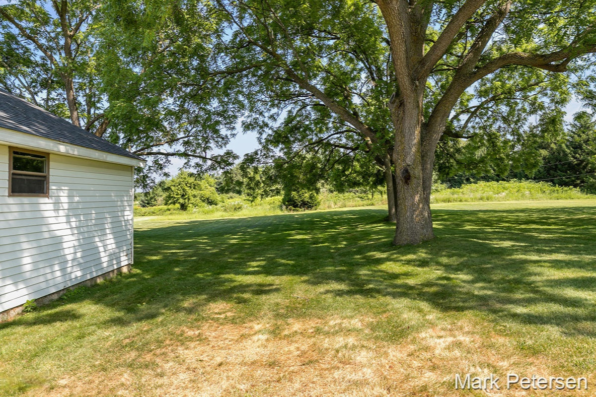 7652 Lincoln Lake Road Northeast Belding, MI 48809 - Photo 19 of 24 IMG_1018