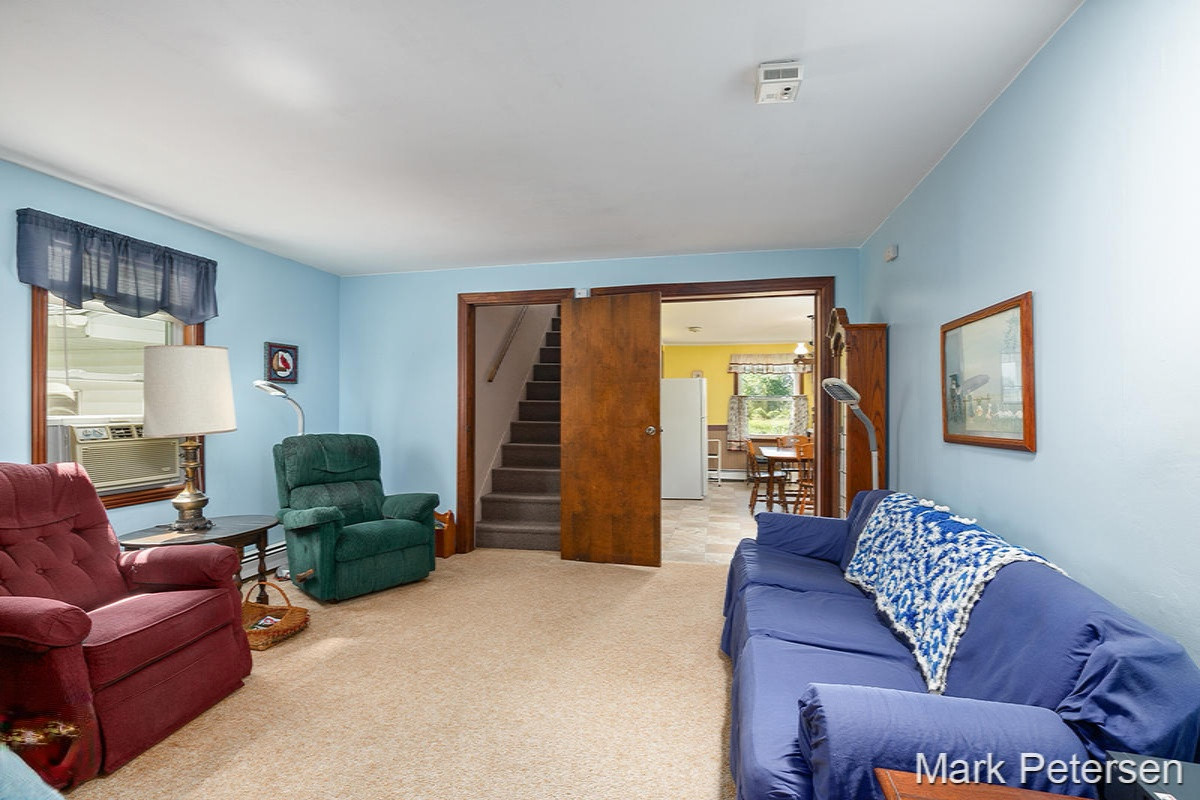 7652 Lincoln Lake Road Northeast Belding, MI 48809 - Photo 5 of 24 IMG_1004