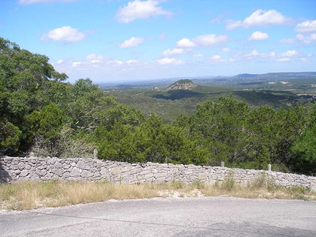 691 Cedar Pass Road Pipe Creek, TX 78063 - Photo 8 of 12 Gallery Image 8