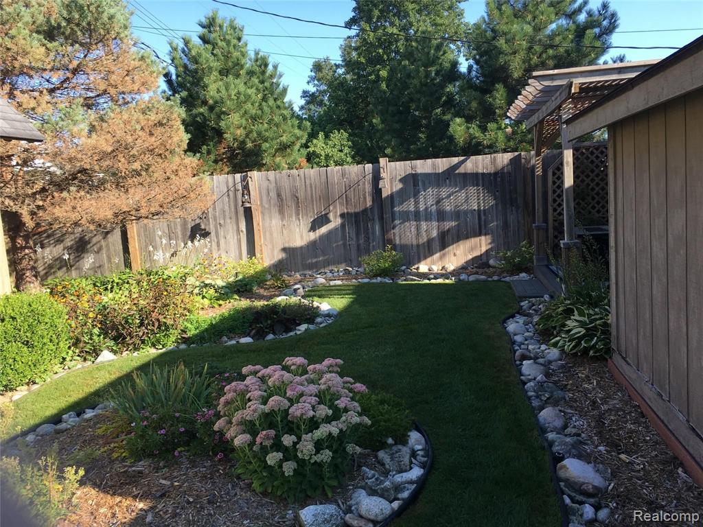 2800 Eastern Avenue Rochester Hills, MI 48307 - Photo 14 of 31