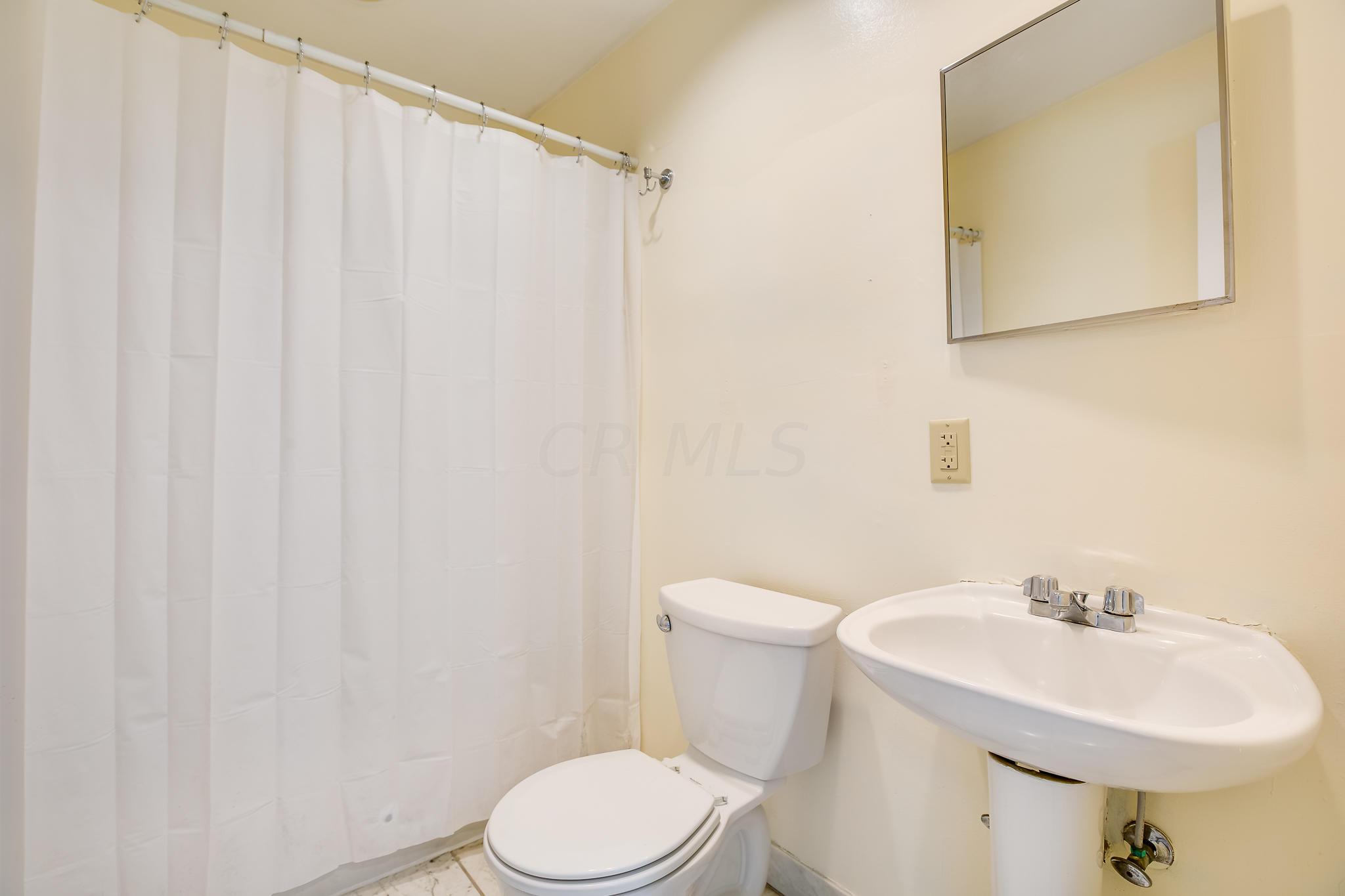 2052 Ridgeview Road Columbus, OH 43221 - Photo 12 of 31