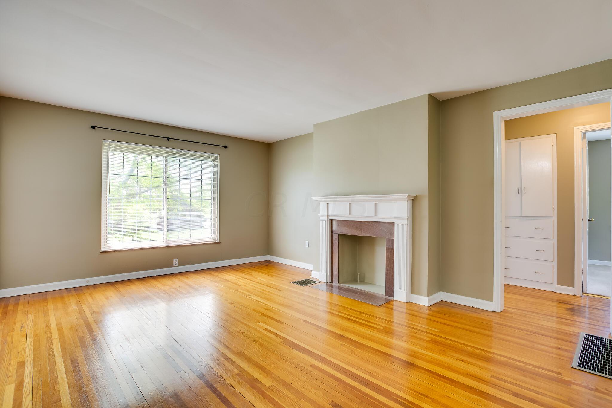 2052 Ridgeview Road Columbus, OH 43221 - Photo 3 of 31