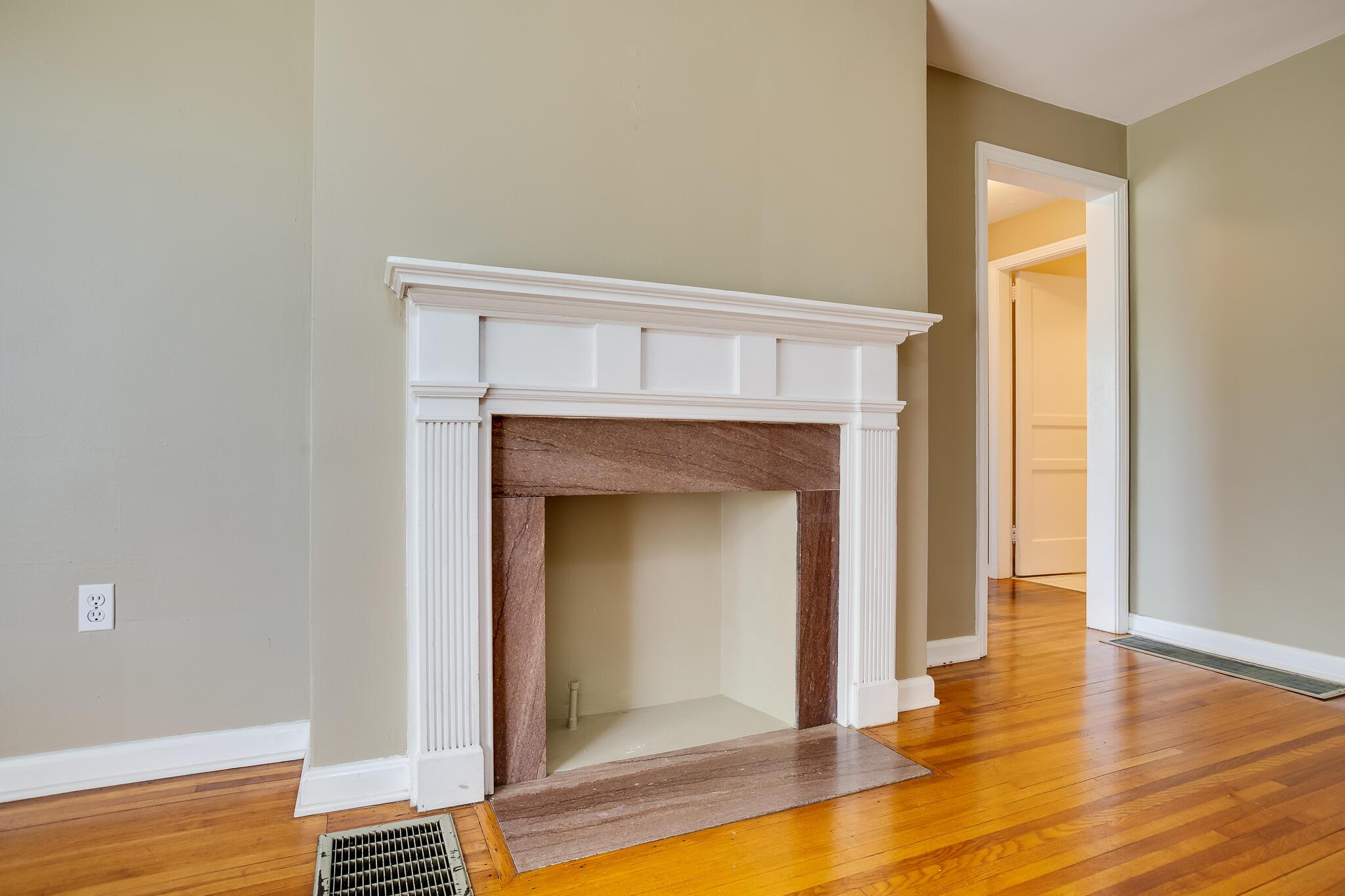 2052 Ridgeview Road Columbus, OH 43221 - Photo 6 of 31