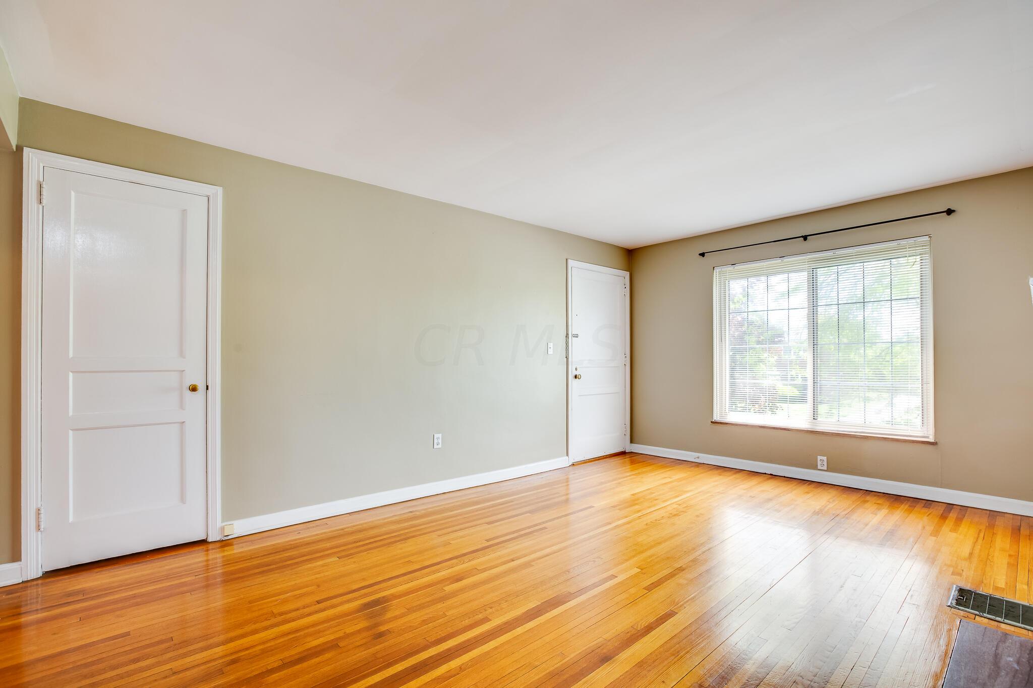 2052 Ridgeview Road Columbus, OH 43221 - Photo 7 of 31