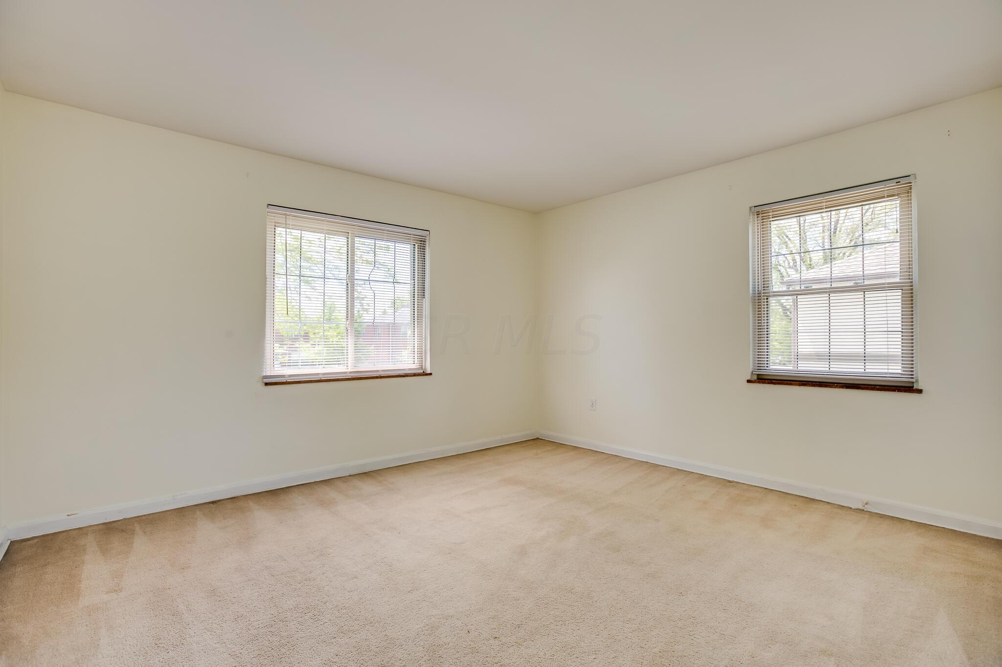 2052 Ridgeview Road Columbus, OH 43221 - Photo 8 of 31