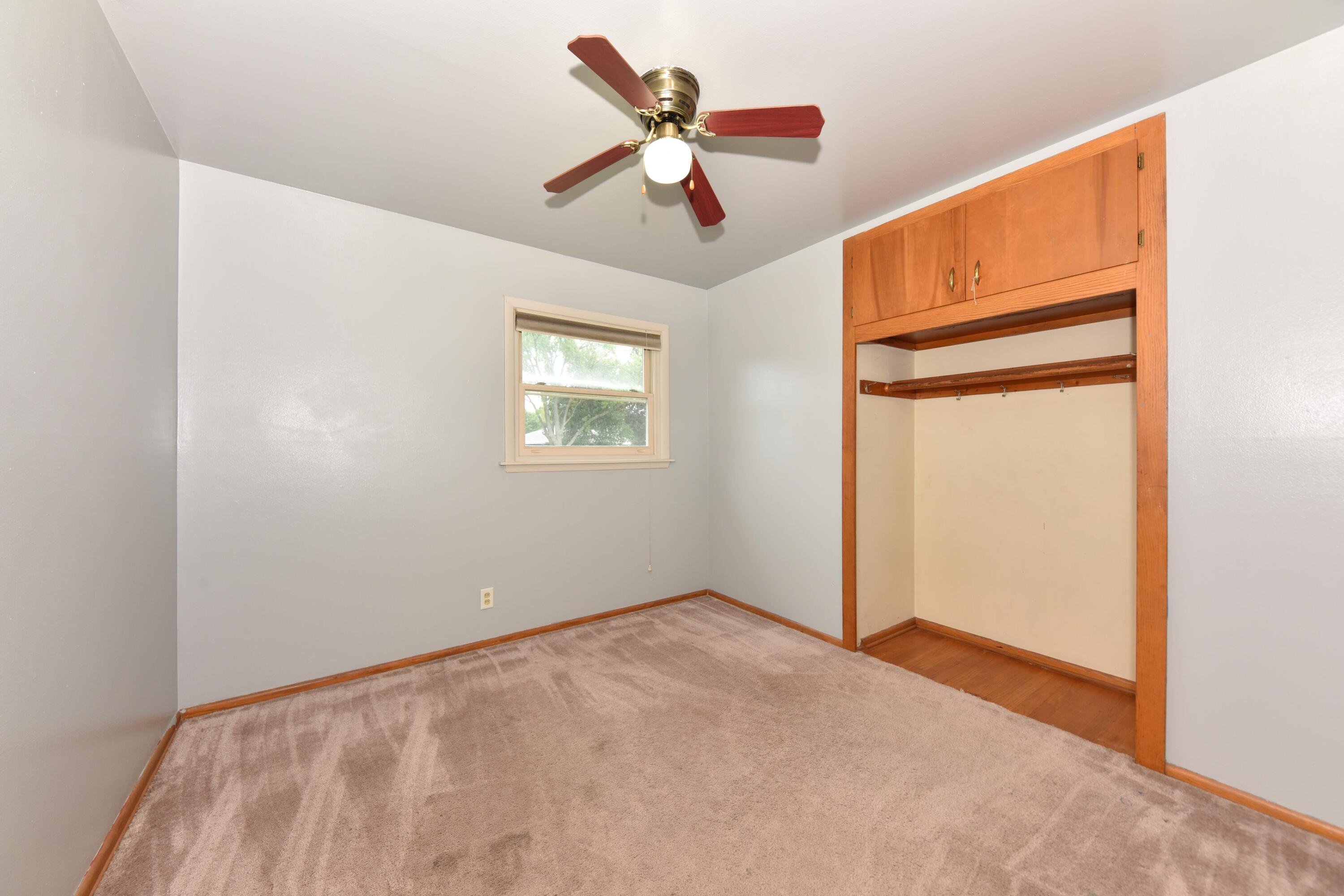 8935 North Navajo Road Bayside, WI 53217 - Photo 16 of 37 EUP_6504