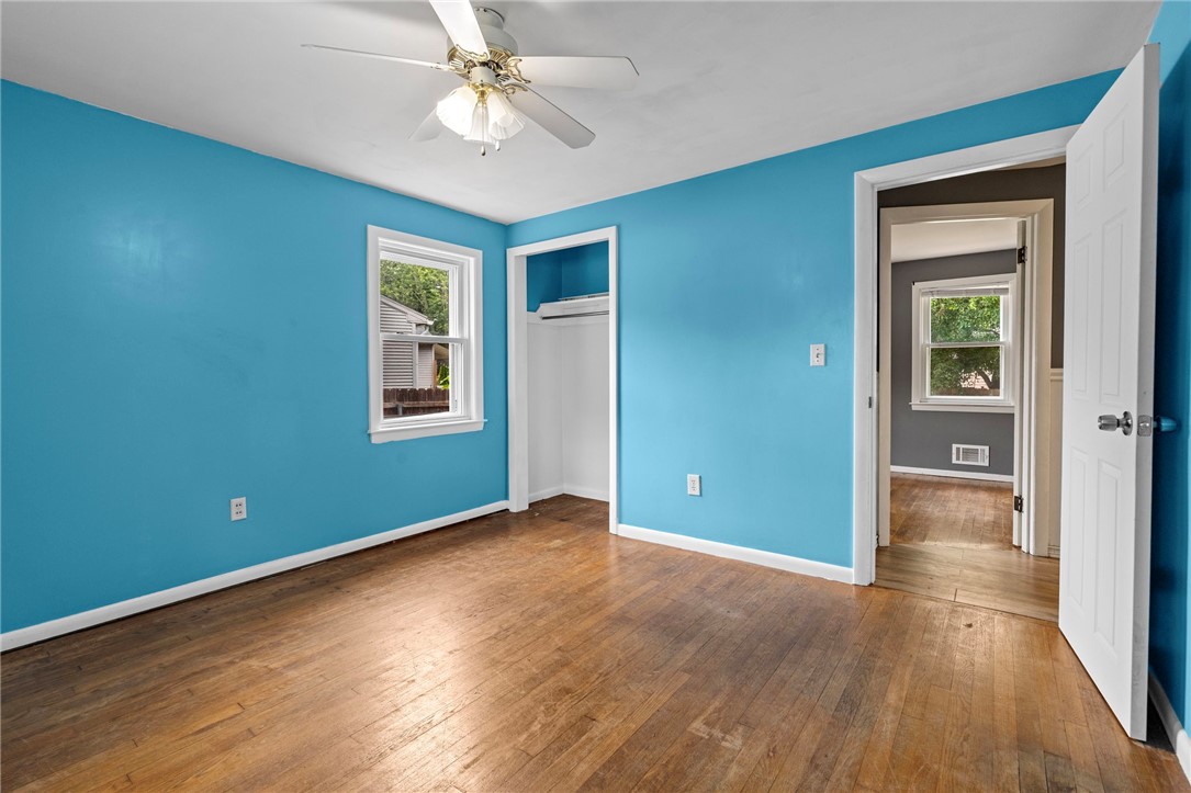 142 Adrian Street Warwick, RI 02886 - Photo 13 of 27