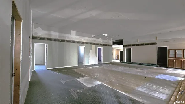 $395,000 | 200 West 12th Street, Johnston City, IL 62951