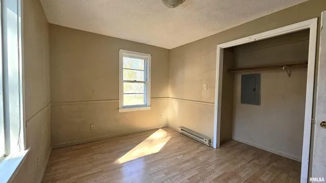 $395,000 | 200 West 12th Street, Johnston City, IL 62951