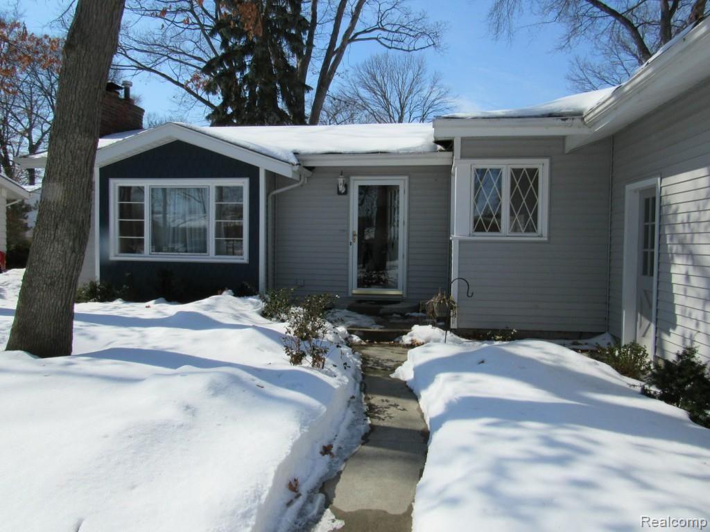 3107 Mt Vernon Road Port Huron, MI 48060 - Photo 1 of 13 FRONT ENTRANCE
