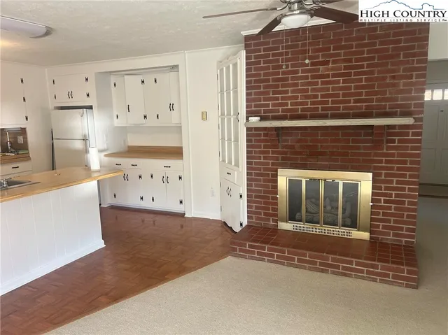 $2,500 | 1864 Deerfield Road, Unit 1, Boone, NC 28607