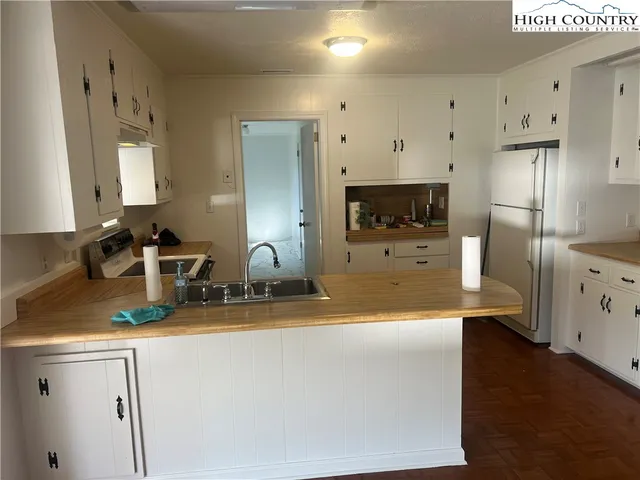 $2,500 | 1864 Deerfield Road, Unit 1, Boone, NC 28607