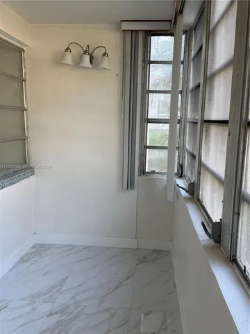 $2,300 | 1400 Northeast 191st Street, Unit 112, Miami, FL 33179