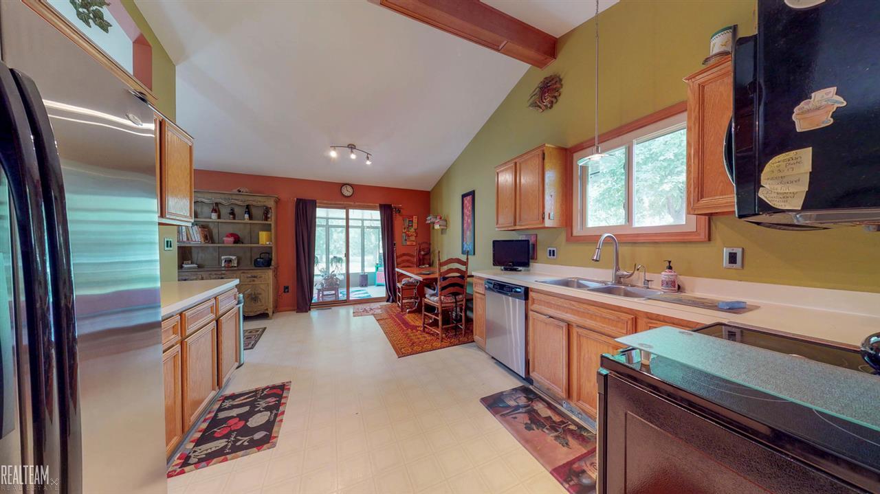 7400 Shea Road Marine City, MI 48039 - Photo 6 of 18 31352198-5.JPG