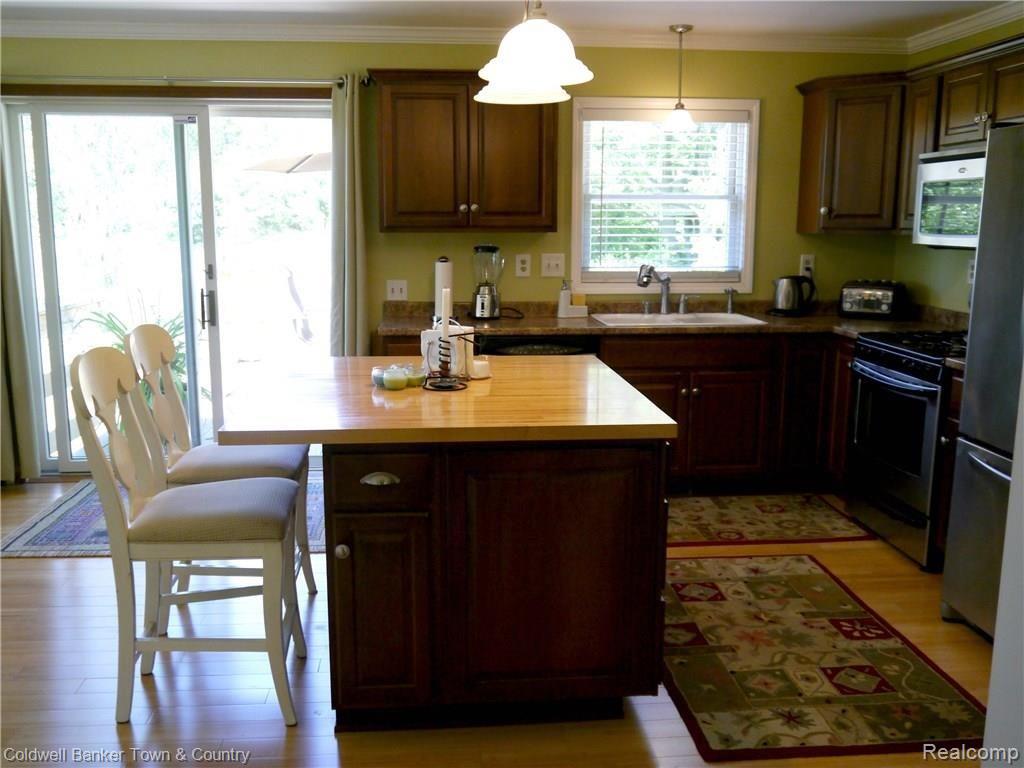 1995 Triangle Lake Road Howell, MI 48843 - Photo 8 of 39 13 1995 Triangle Lake Rd (2).JPG