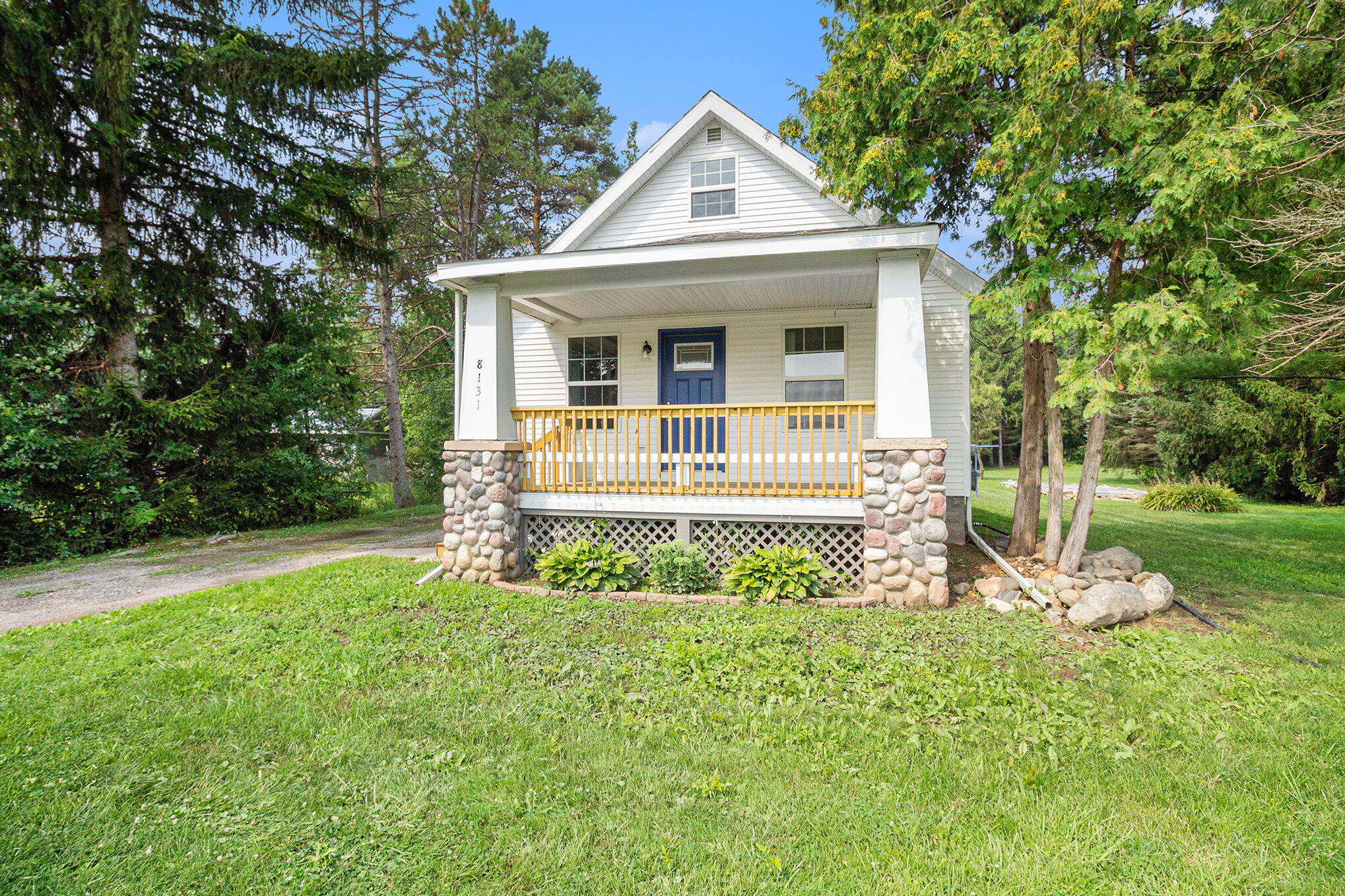 8131 North Bray Road Mount Morris, MI 48458 - Photo 2 of 20 img_9624_223