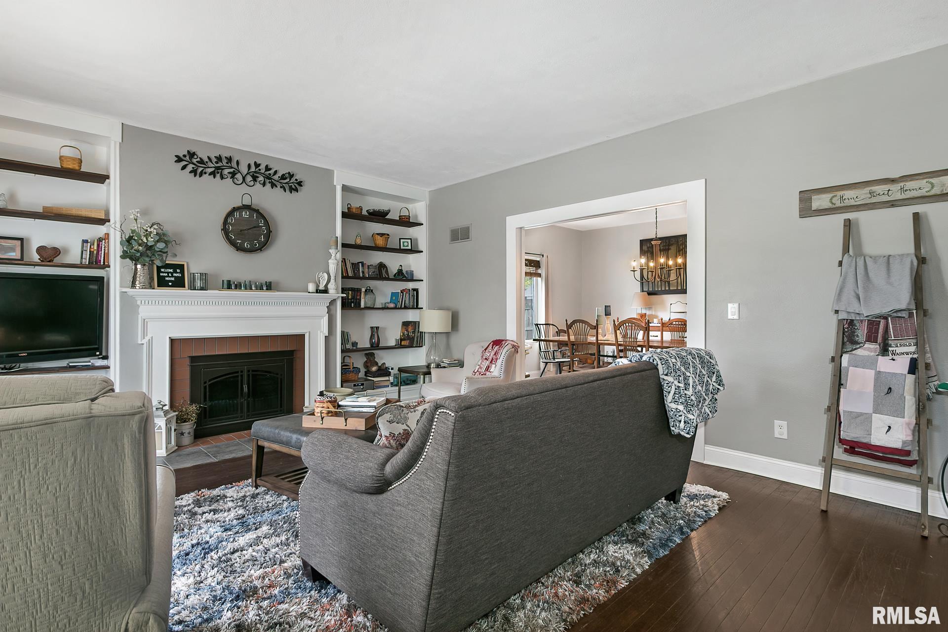 2523 Middle Road Davenport, IA 52803 - Photo 4 of 33 Gallery Image 4