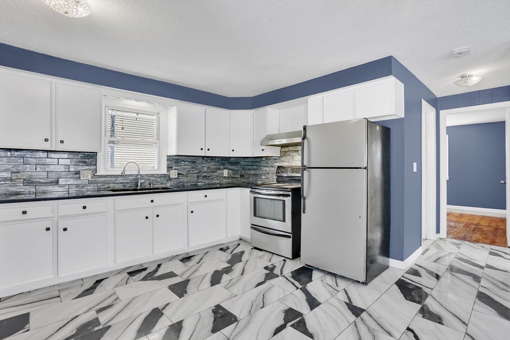 9 Utica Street Springfield, MA 01104 - Photo 12 of 29