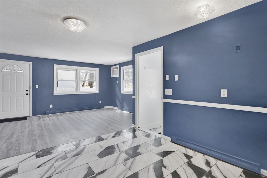 9 Utica Street Springfield, MA 01104 - Photo 14 of 29