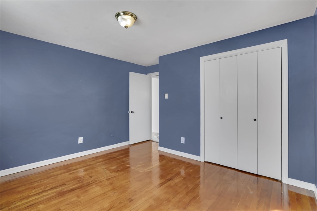 9 Utica Street Springfield, MA 01104 - Photo 18 of 29