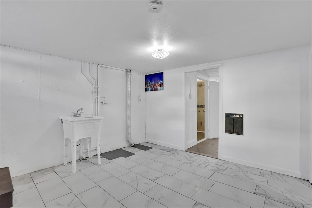 9 Utica Street Springfield, MA 01104 - Photo 21 of 29