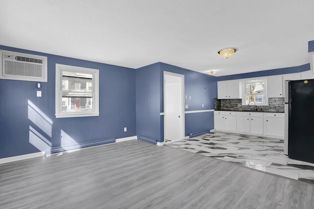 9 Utica Street Springfield, MA 01104 - Photo 7 of 29