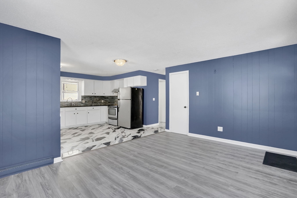 9 Utica Street Springfield, MA 01104 - Photo 8 of 29