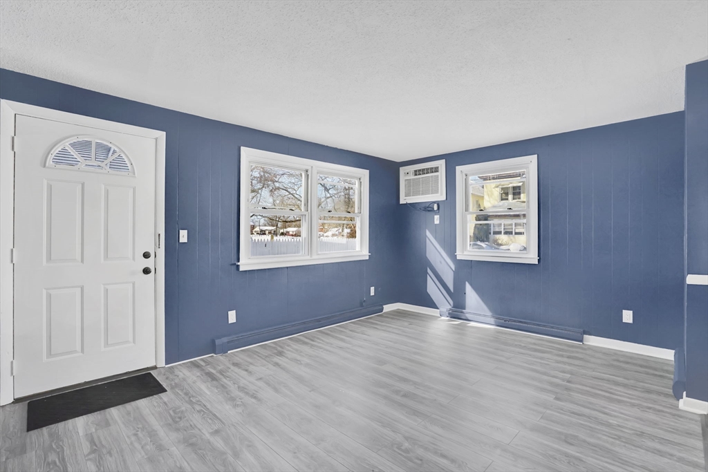 9 Utica Street Springfield, MA 01104 - Photo 10 of 29