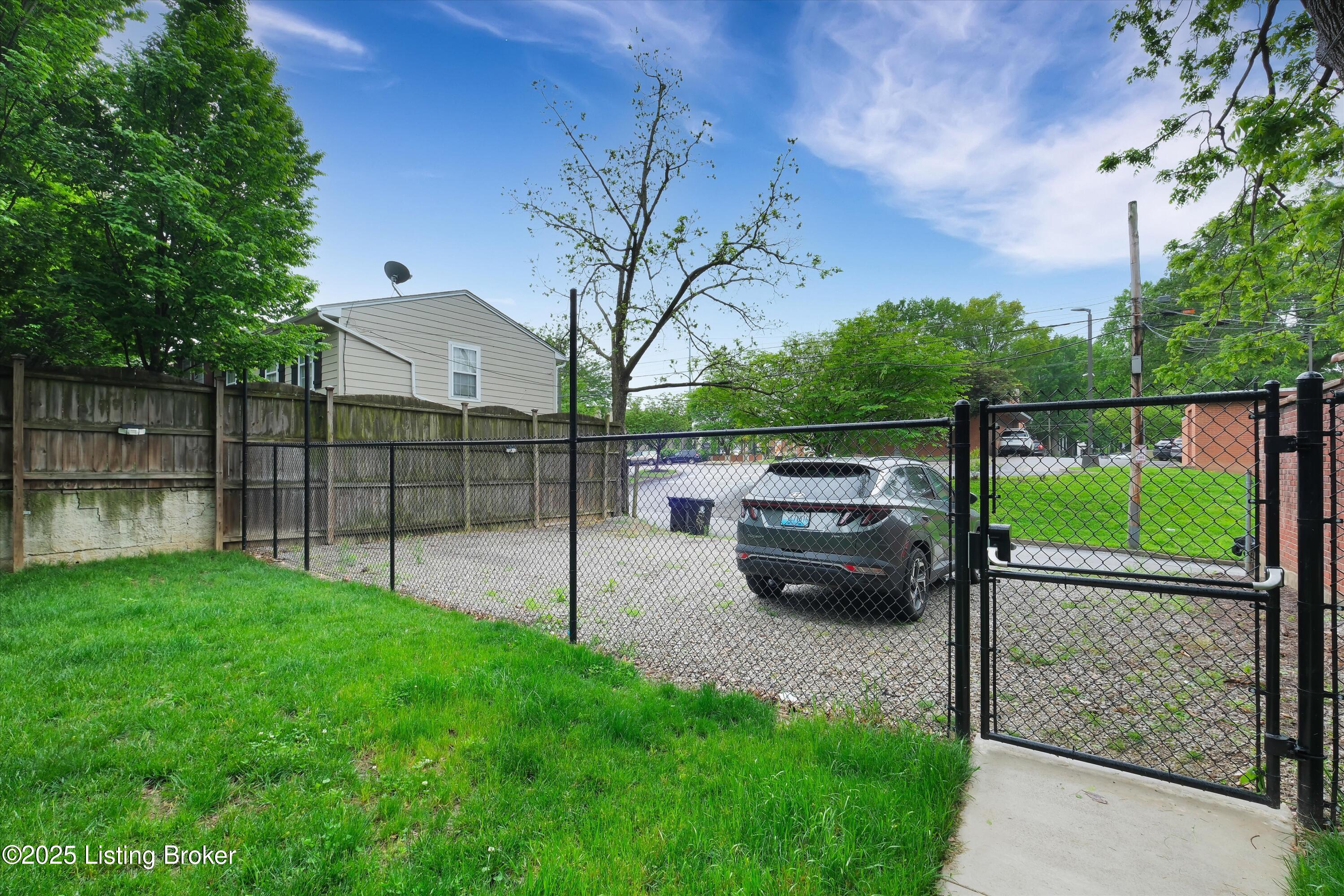 1228 Cherokee Road Louisville, KY 40204 - Photo 60 of 67 Security Fence