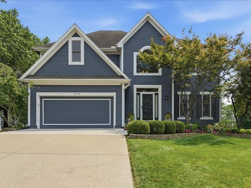 232 Southwest Winterpark Circle Lee's Summit, MO 64081 - Photo 2 of 42